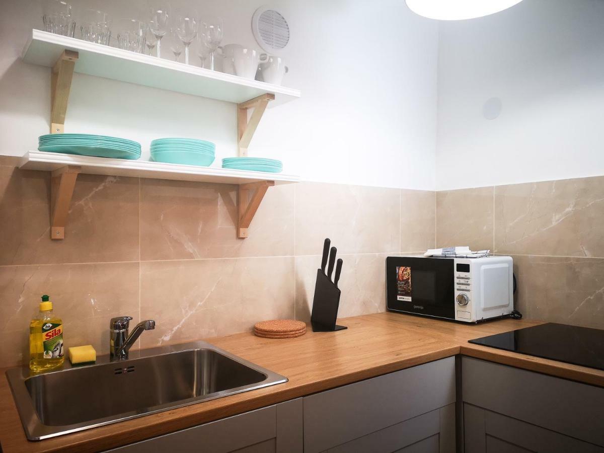 נובי סאד Filinhome Stefanovica Suite 8 מראה חיצוני תמונה