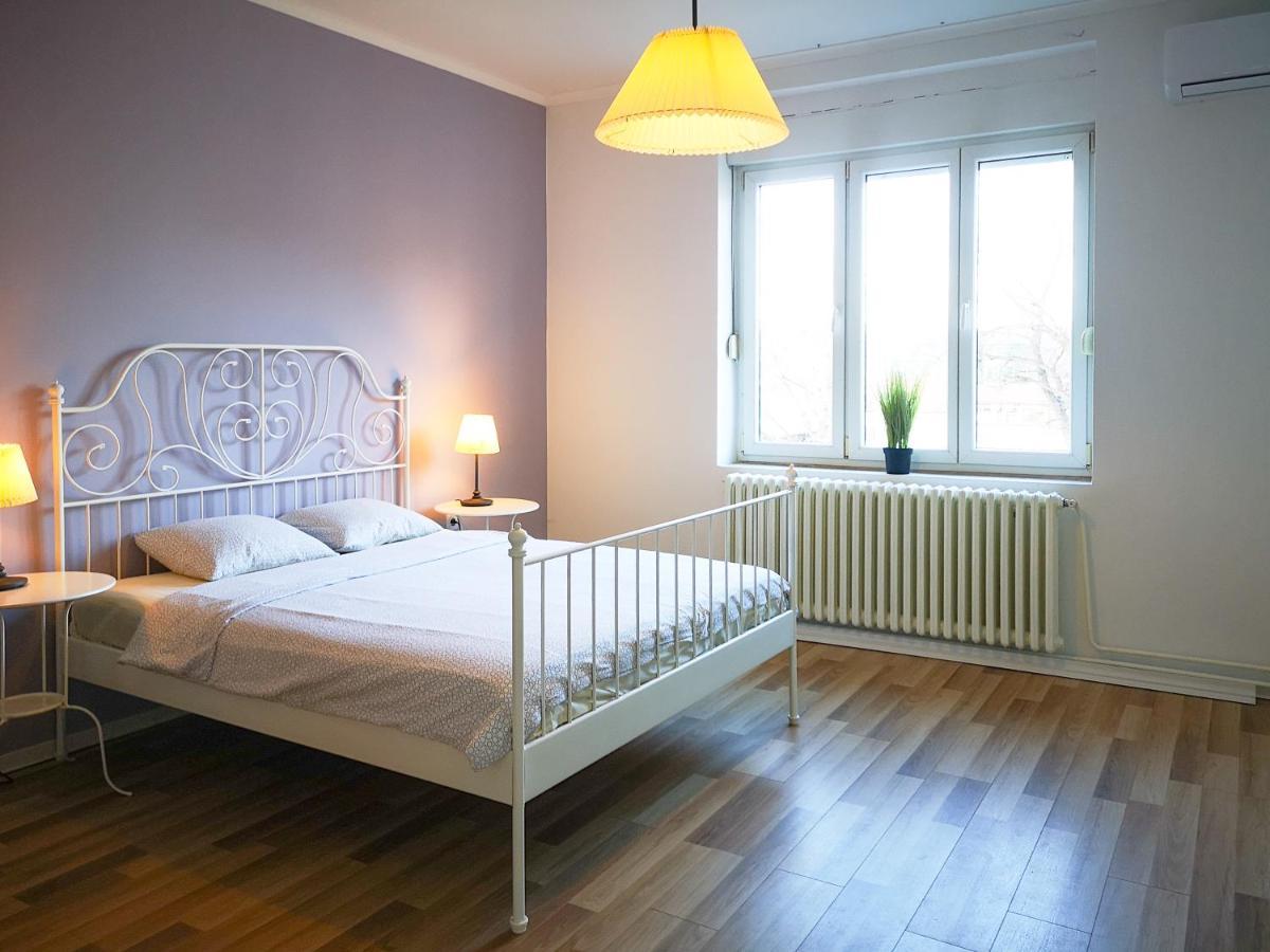 נובי סאד Filinhome Stefanovica Suite 8 מראה חיצוני תמונה