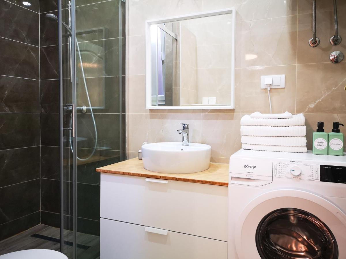 נובי סאד Filinhome Stefanovica Suite 8 מראה חיצוני תמונה