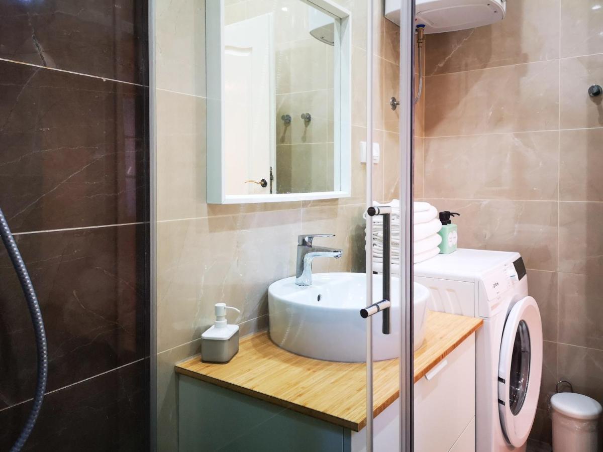 נובי סאד Filinhome Stefanovica Suite 8 מראה חיצוני תמונה