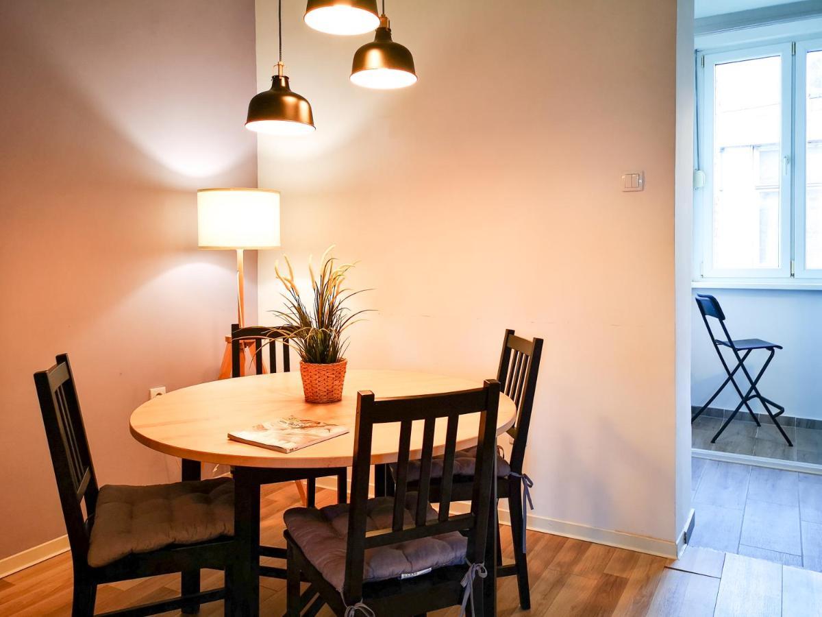 נובי סאד Filinhome Stefanovica Suite 8 מראה חיצוני תמונה